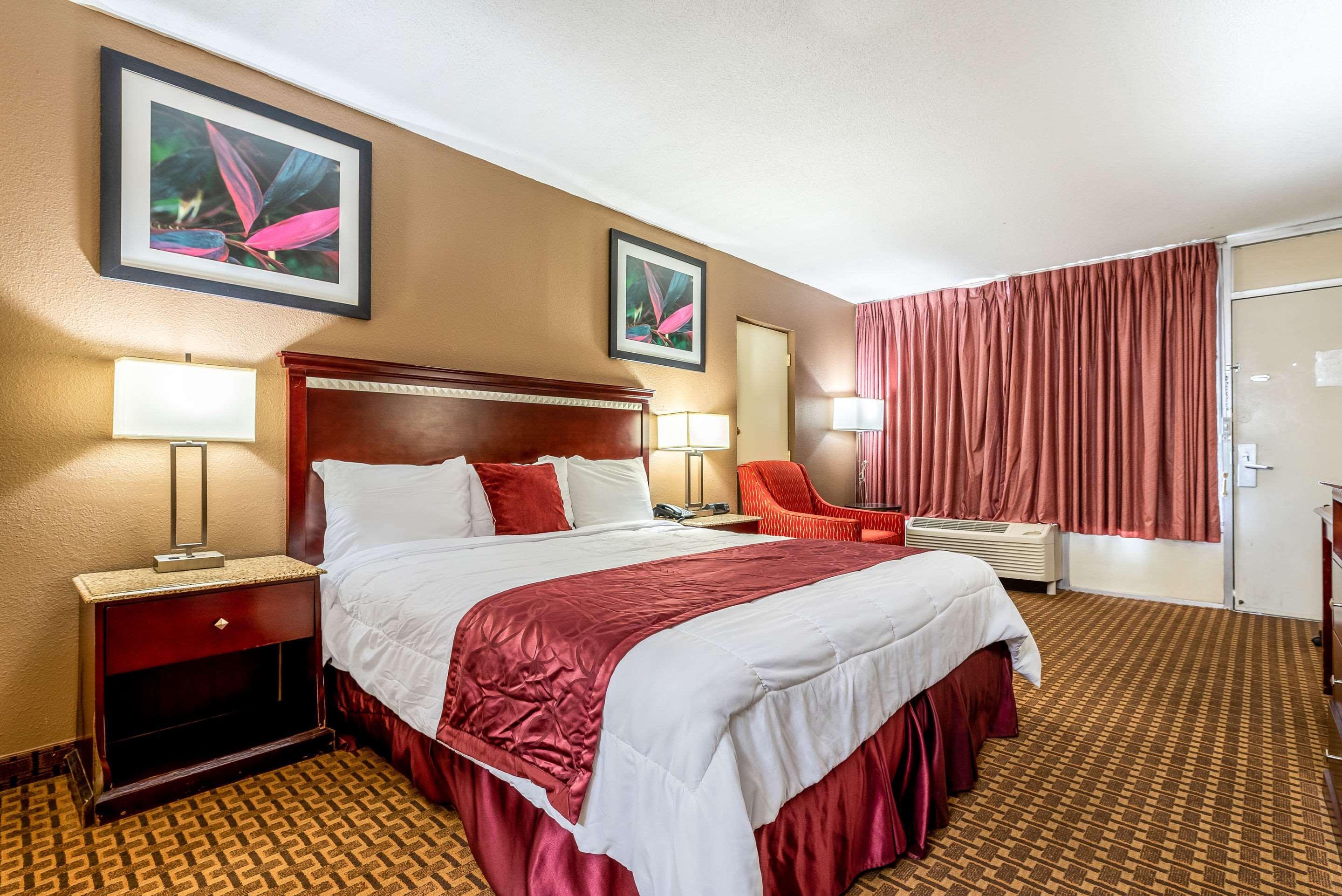 Rodeway Inn Bushnell Екстериор снимка