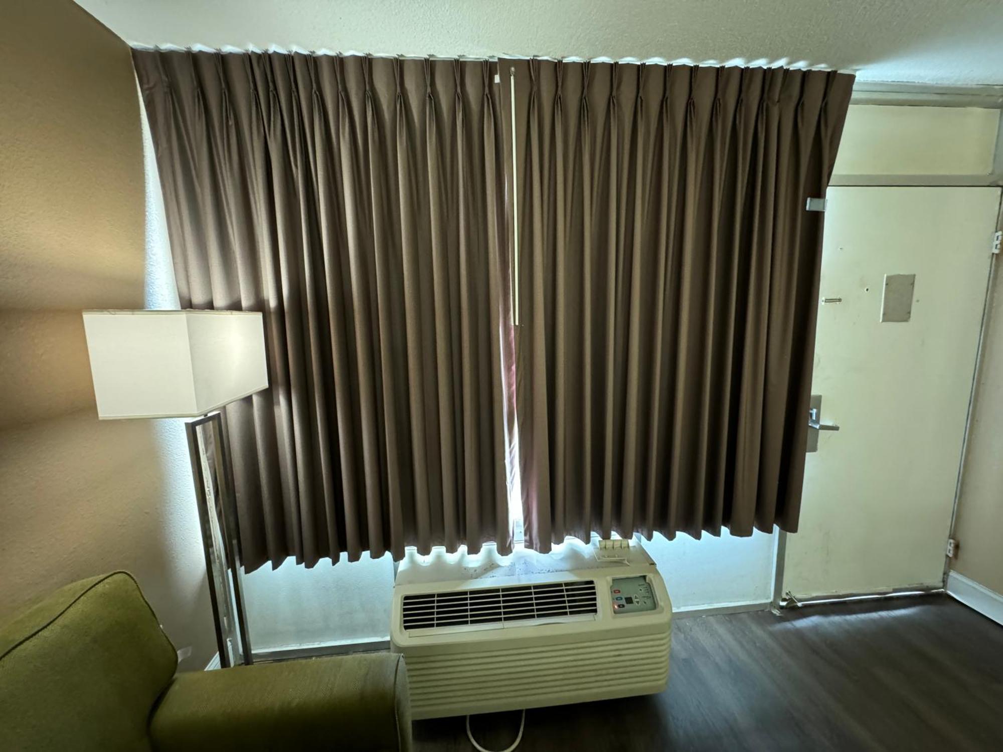 Rodeway Inn Bushnell Екстериор снимка