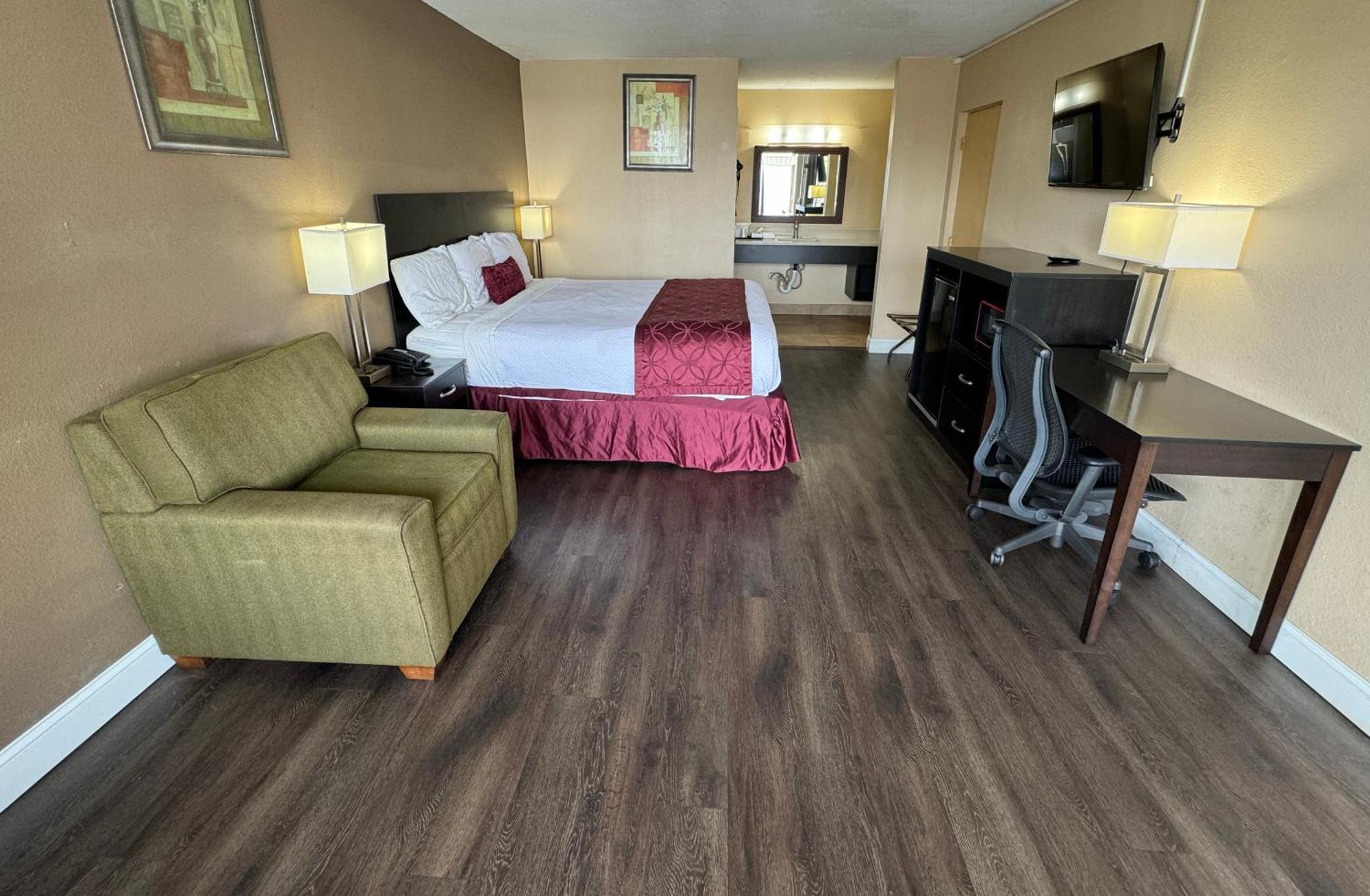 Rodeway Inn Bushnell Екстериор снимка