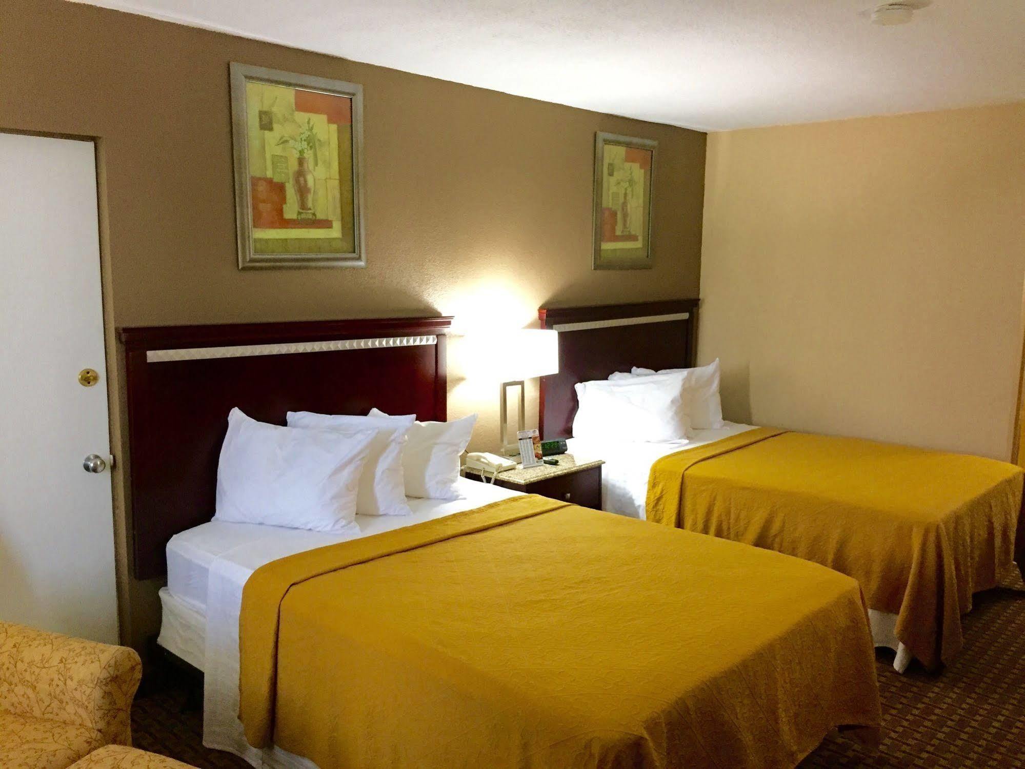 Rodeway Inn Bushnell Екстериор снимка