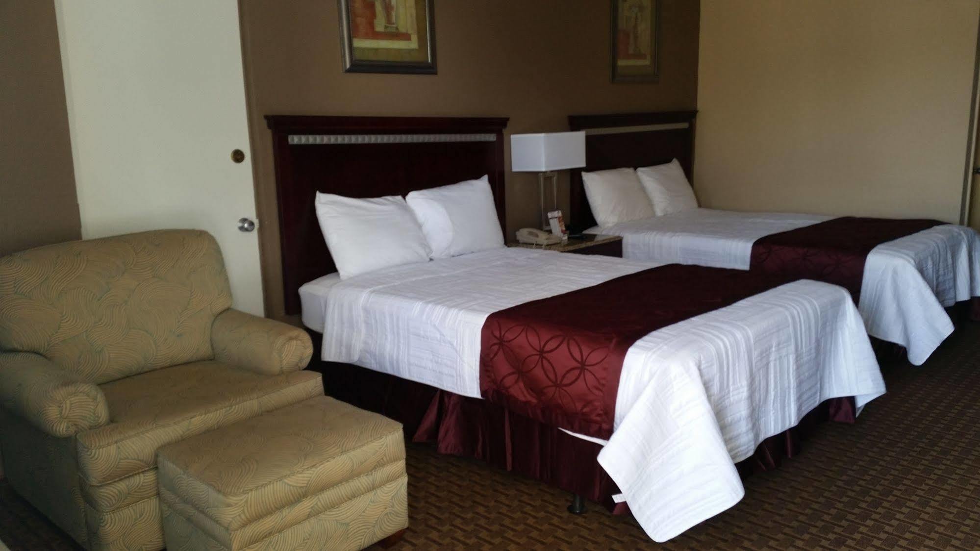 Rodeway Inn Bushnell Екстериор снимка